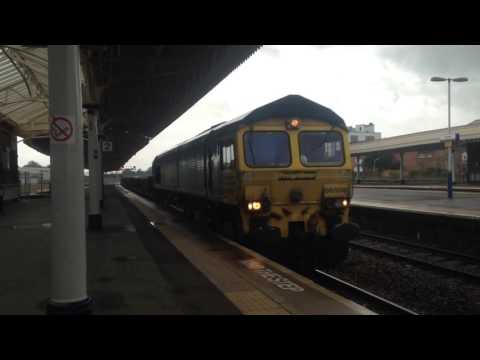 FREIGHTLINER CLASS 66 PASSING TAUNTON WITH THE ENGINEERS TRAIN