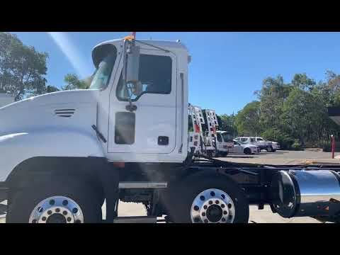 MACK 10 X 4 CAB/ CHASSIS