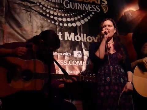 The Water is Wide - Aminah Hughes, Seamie O'Dowd & Thom Moore
