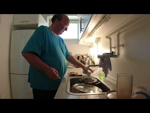 MongoTV_5126 - Min Frokost - Rugbrød Med SPEGEPØLSE og LEVERPOSTEJ