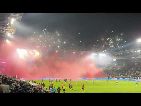 FC St. Pauli Halbzeit-Choreo & Pyro gg. HSV