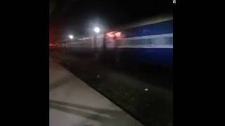 preview picture of video 'Bhagalpur-New delhi Weekly SF exp thrashing  at full Speed at Night'