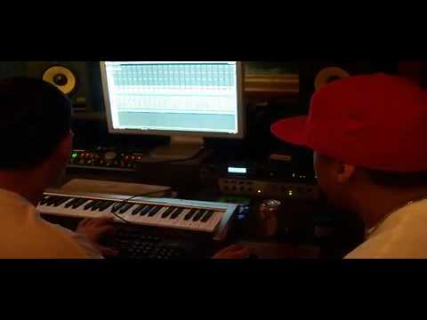 J Alvarez, Ñejo, Ñengo Flow, Chyno Nyno, Dalmata, Lui-G @ 2 Cachas (Official Remix) @ Flow Music