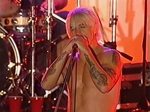Red Hot Chili Peppers - Red Square, Moscow, Russia 1999 (HQ FULL)