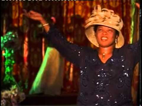 Sis. Vision Ezenwankwo performs Calvary Worship Vol.2 Part 2