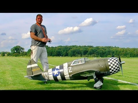 GIANT RC P-47 REPUBLIC THUNDERBOLT AMAZING DETAIL SCALE MODEL AIRPLANE FLIGHT DEMONSTRATION