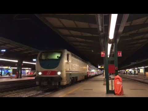 IC 705 per Taranto in partenza dalla stazione di Bari centrale