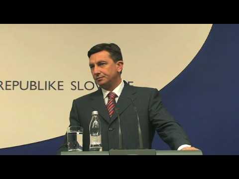 (www.vest.si) Pahor ne bo več klical Sanaderja