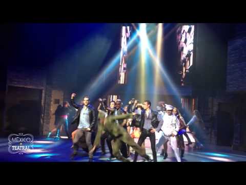 Hoy No Me Puedo Levantar - Un Año Más