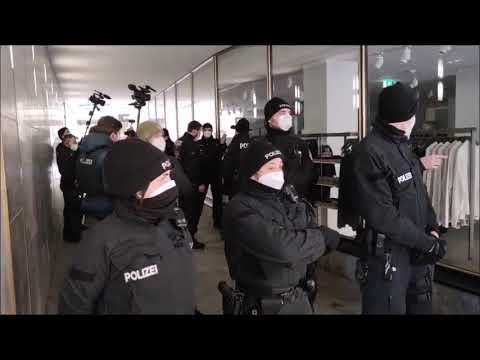 Demo München Marienplatz 14 02 2021, Festnahme Karl Hilz 2 Perspektiven