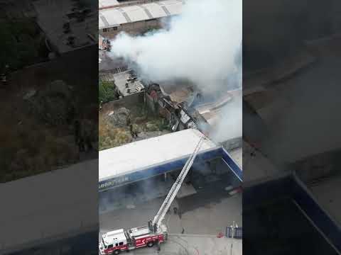Gran incendio en Pedro Aguirre Cerda consume fábrica de muebles