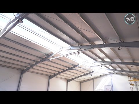 W Gminie Radków powstają nowoczesne hale sportowe