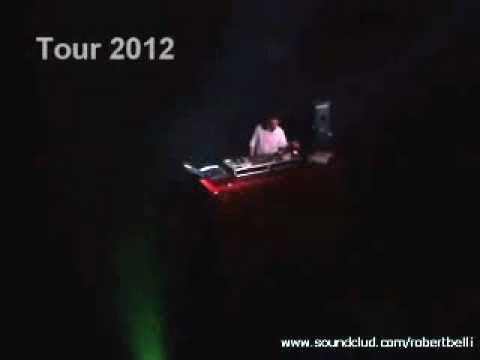 Triblal Club Santos - 26 02 - Dj Robert Belli - Tocando   Vadia x Masochist