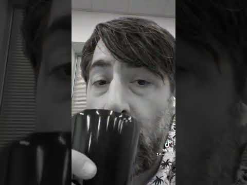 Avishai Cohen's Play Naked Truth at Work - A Film Noir Feeling in the Office