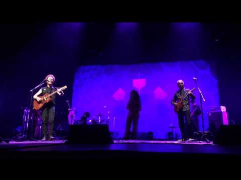 Gil, Nando e Gal - Trinca de Ases em "Lately/Nada Mais"