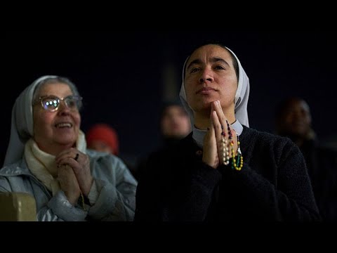 Video Thumbnail: Drei Wochen im Krankenhaus: Papst Franziskus weiter gesundheitlich relativ stabil