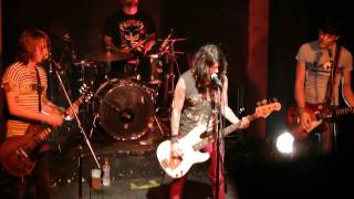 RADIOTAXI She Belongs to Me