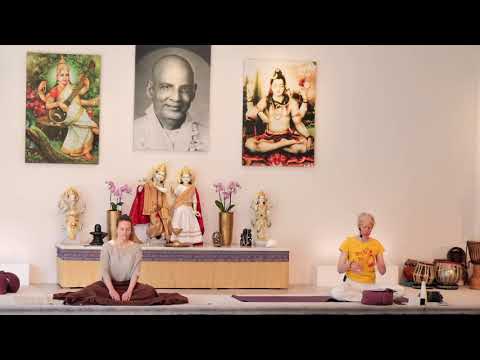 Intermediate yoga class (Englisch) with Vishnuprema - Yoga Vidya Live - 09:15 Uhr 19.03.2022
