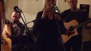 CLANNAD live part10 Leo's Tavern 40th Anniversary 2008 Mhorag`s Na Horo Gheallaidh Alasdair Maccolla