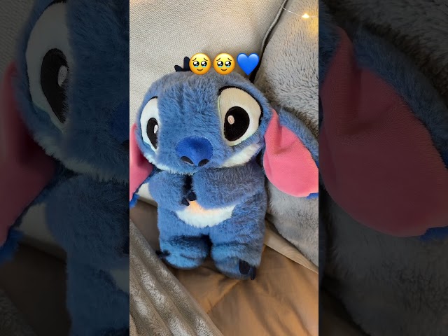 Vídeo relacionado con Simba 6315876995 Disney Lilo & Stitch, Stitch, Peluche con Corazón, San Valentín, Amor, 25 cm, Azul y Rojo, a Partir de 0 años