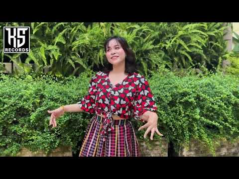 Kol Vorleak   ភ័យៗខ្លាចៗ Phey Phey Klach Klach Lyric Music Video