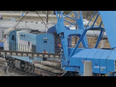 ЖД кран ЕДК-500 и распределитель баласта USP 2005 SW Plasser&Theurer в работе