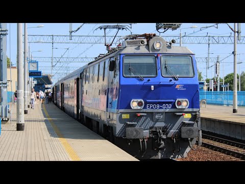Wjazd I odjazd EP09-030 z IC POMORZANIN na stacji Leszno 
