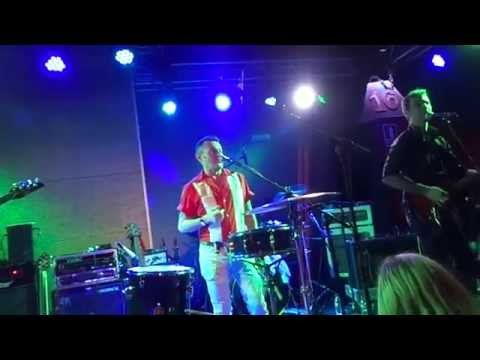 GATOS LOCOS - Corro Hacia Tí