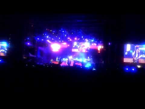 Guns N' Roses - Knockin' on Heaven's Door (Live in Tel Aviv, Israel, July 3rd 2012)