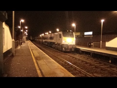 NIR 201 Class Locomotive 209 + Enterprise Train - Adelaide 17/12/14