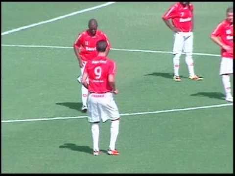 Estreia de Cavenaghi pelo Inter. Inter 3 x 2 Pelotas, pelo Gauchão 2011
