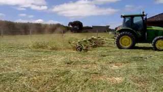 preview picture of video 'JOHN DEERE- 5820 AND CLAAS 7.5 TEDDER'