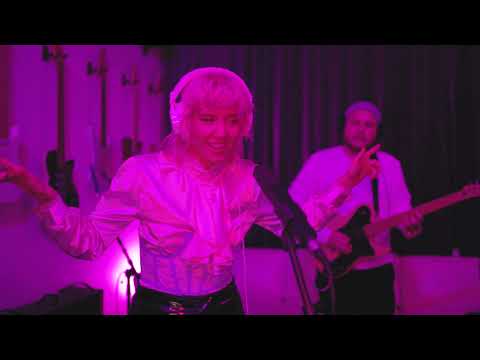 New Constellations - Does It Feel Like This? (Live Studio Performance)