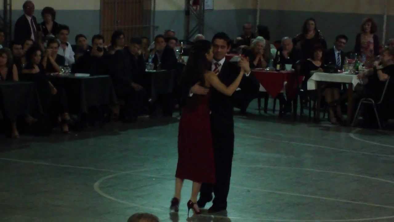 Alejandro Berón y Verónica Vazquez en el SUNDERLAND CLUB - 2/4 - Milonga que peina canas