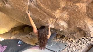 Video thumbnail de Slow Dance, V10. Happy Boulders