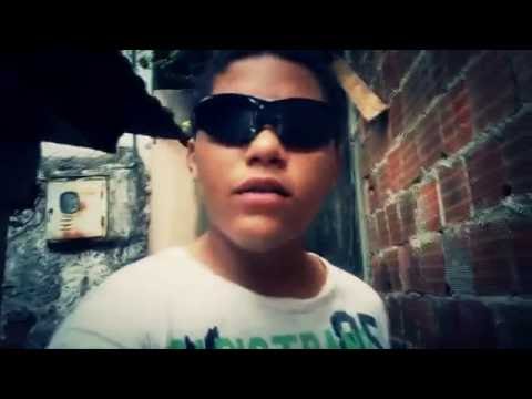 MC chinbinha - Tem Que Ter Malote (English CC)