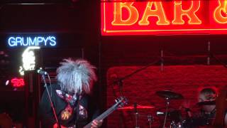 Melvins Lite play "Worm Farm Waltz" at Grumpy's on 9-19-12.  HD Soundboard