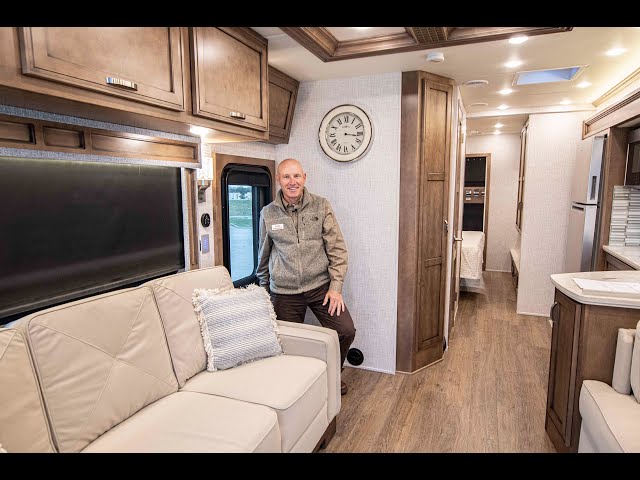 Preview image of 2022 Newmar Canyon Star 3927 (17N210140) youtube video