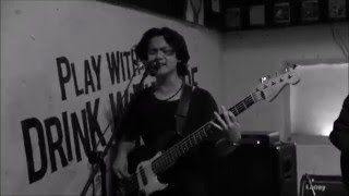IV of Spades - ilaw sa daan
