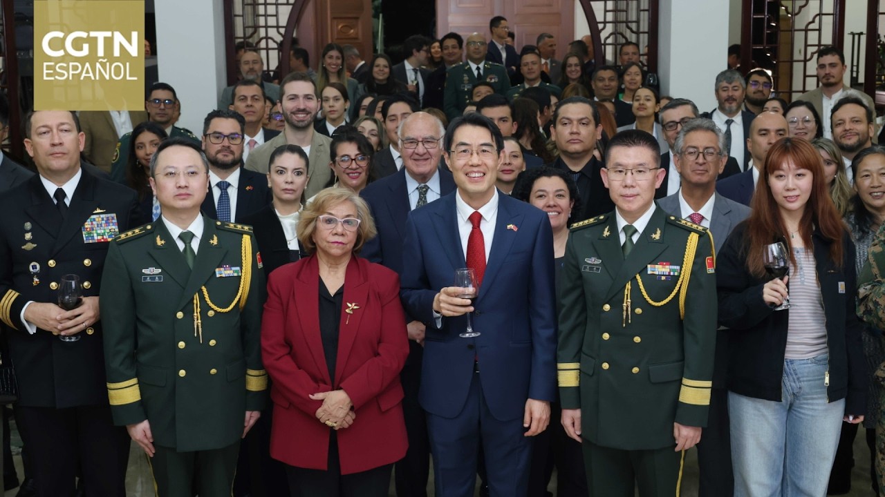 Colombia conmemora el 99º aniversario de fundación del Ejército Popular de Liberación de China
