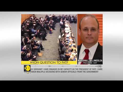 Pakistan Army Chief General Bajwa visits troops at LoC