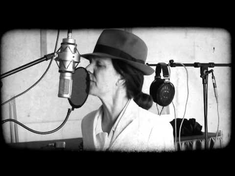 download lagu mp3 mp4 Lucy Dixon, download lagu Lucy Dixon gratis, unduh video klip Lucy Dixon