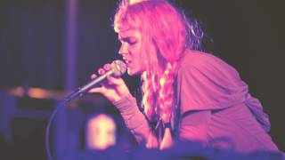 Grimes &quot;Circumambient&quot; (Live at Hudson River Park)