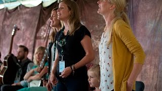 Ennis sisters at FOLK40  - Folks Festival 2016