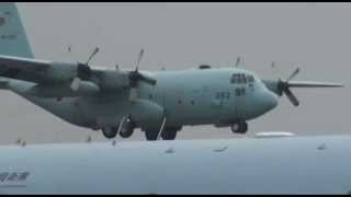 preview picture of video 'The maneuver flights of C-130 Hercules in Komaki Airbase Aviation Festival 2012'