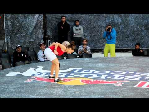 Red Bull Street Style 2012 World Final Lecce Battle Laura Biondo (Italy) vs Lisa Zimouche (Algeria)
