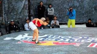 Red Bull Street Style 2012 World Final Lecce Battle Laura Biondo (Italy) vs Lisa Zimouche (Algeria)