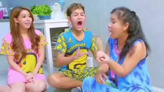 Download lagu Si RAJA LATAH thailand.. asli bikin sakit perut🤣🤣 mp3 Download lagu Si RAJA LATAH thailand.. asli bikin sakit perut🤣🤣 mp3