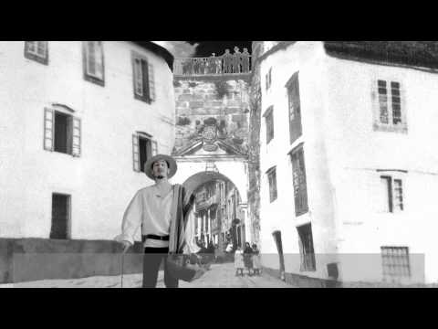 Porta de San Pedro ou toledana (Lugo). English
