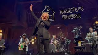 Daryl Hall – “Cab Driver” – The Orpheum, Madison, WI – 11/27/22